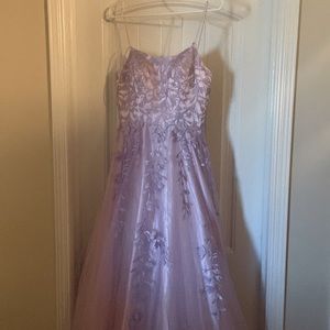 Lavender A-Line V-Neck Sleeveless Lace-Up Backless Criss-Cross Long Lace size 4